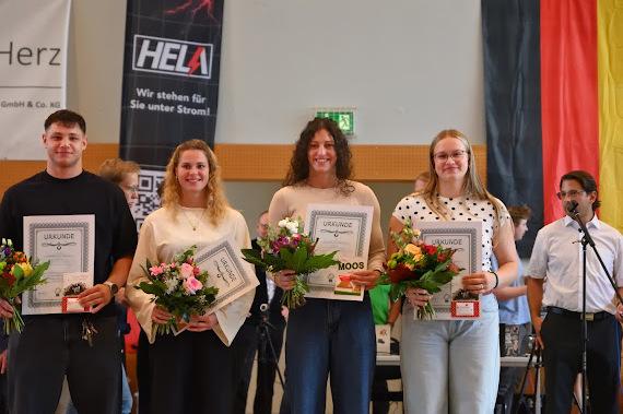 F&uuml;r ihre sportlichen Erfolge im vergangenen Jahr wurde Paavo Pl&ouml;hnert, Frederike Stolze, Miriam Butkereit und Peppa Pl&ouml;hnert ausgezeichnet.
