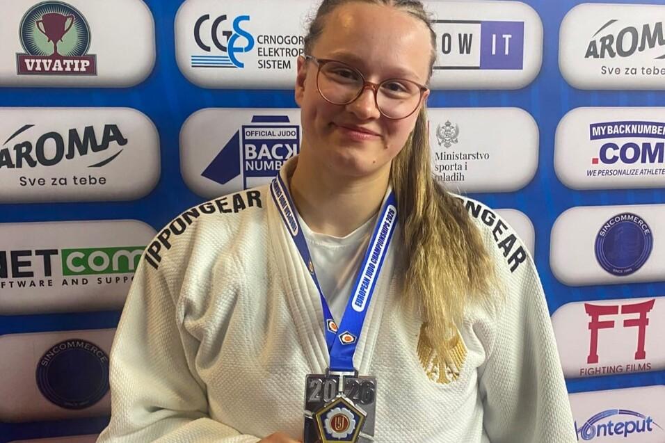 Judoka Peppa Plöhnert gewinnt EM-Silber Peppa Plöhnert vom SV Halle hat bei den Junioren Europameisterschaften im Judo in Podgorica die Silbermedaille gewonnen.
