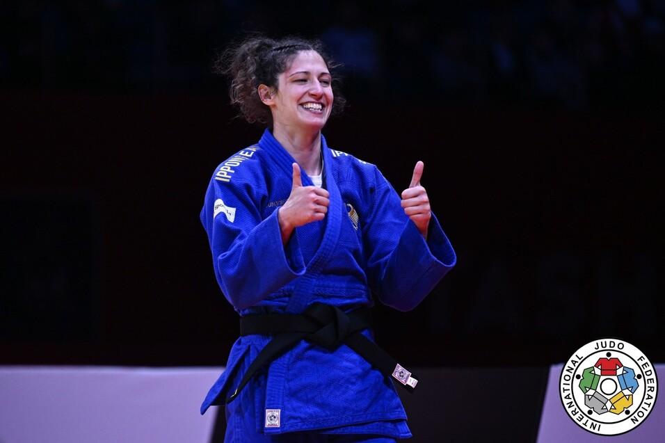 Miriam Butkereit OTP Group Tashkent Grand Slam Miriam Butkereit gewinnt den OTP Group Tashkent Grand Slam und steckt nach dem Sieg beide Daumen nach oben.