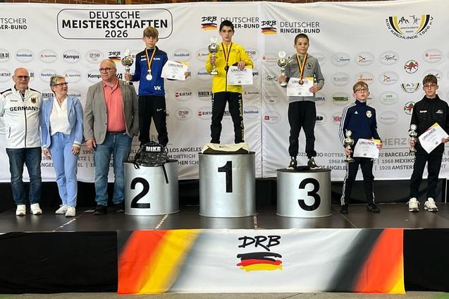 Umar Magamedov bei der Siegerehrung.