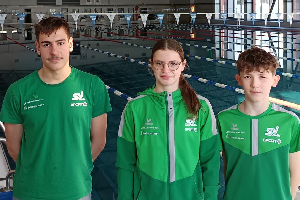 Pauline Gebhardt, Friedrich Aumann und Bruno Waletzki Pauline Gebhardt, Friedrich Aumann und Bruno Waletzki stehen in einer Schwimmhalle in Potsdam.