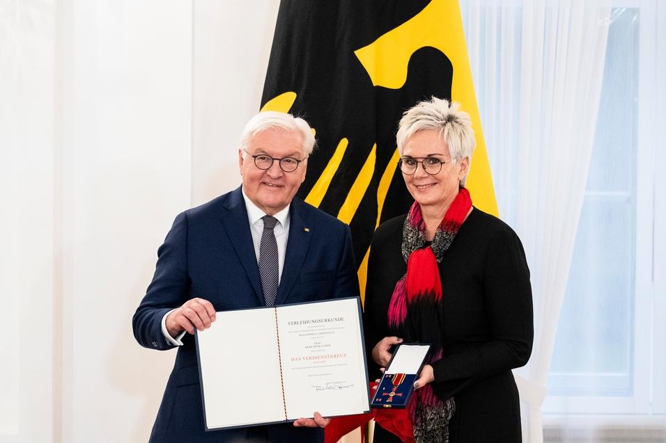 Silke-Renk-Lange-Bundesverdienstkreuz Bundesregierung